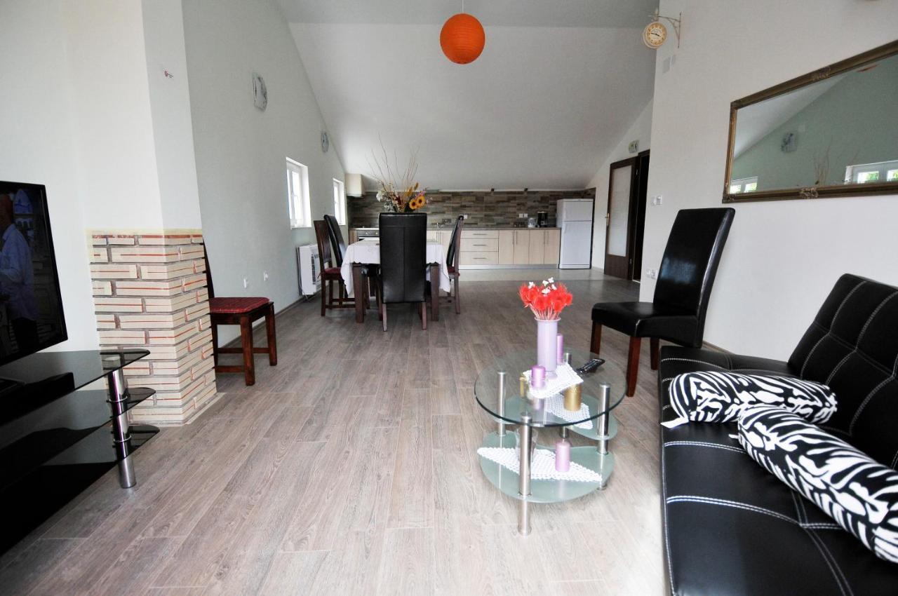 Apartment Fiorenini 2 Млини Екстер'єр фото